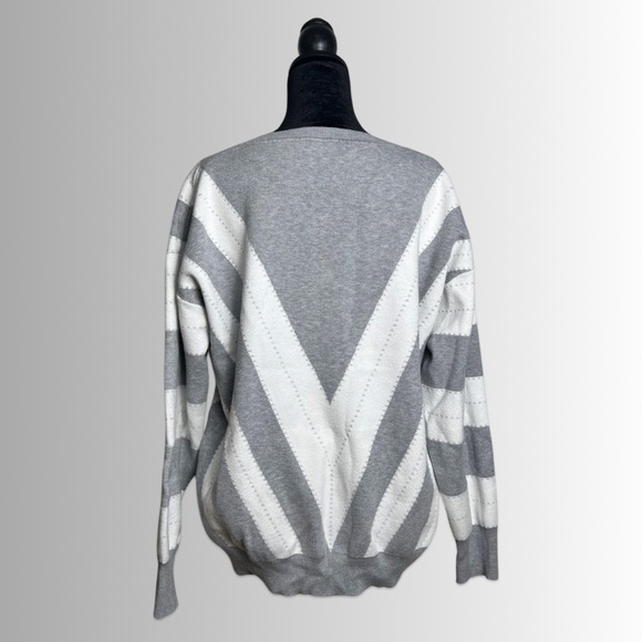 Misslook Gray & White V-Neck Long Sleeve Pullover Knit Sweater Tunic, Sz Medium - Picture 4 of 8